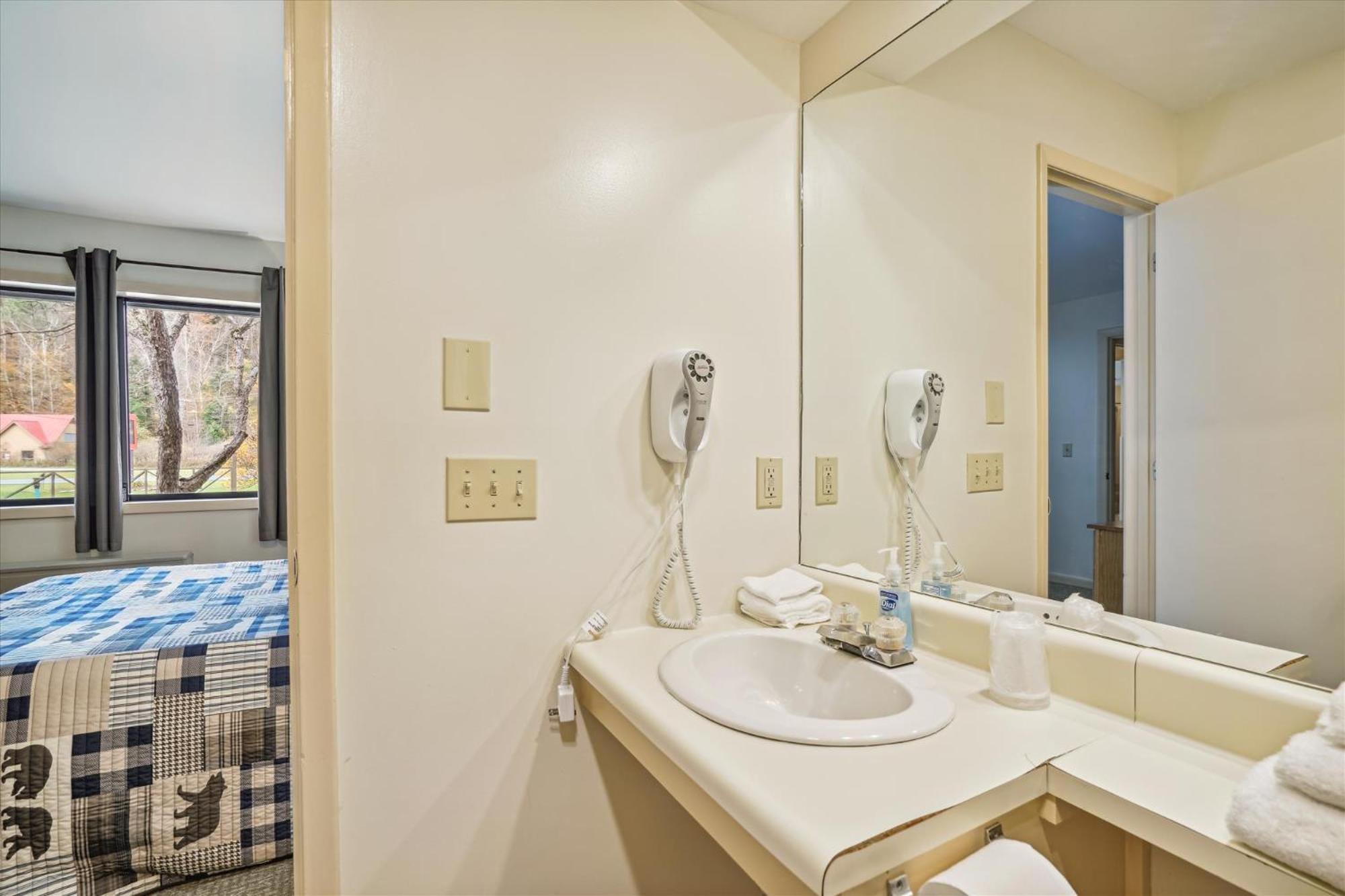Cedarbrook Queen Suite 108 킬링튼 외부 사진